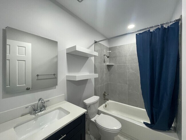 Building Photo - Extensively Remodeled 1 Bedroom 1 Bath Con...