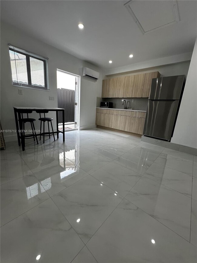 Building Photo - 3863 SW 145th Ave