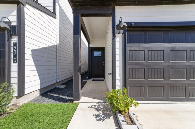 Foto del edificio - 12315 Churchill downs Dr