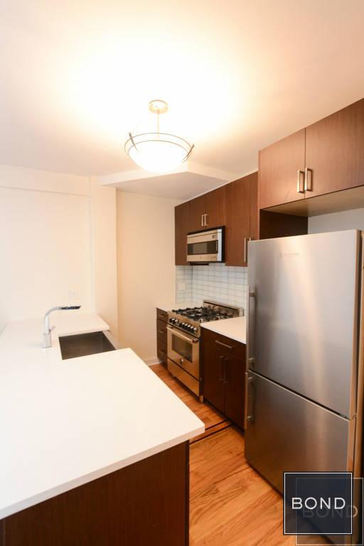Foto del edificio - 10 W 74th St