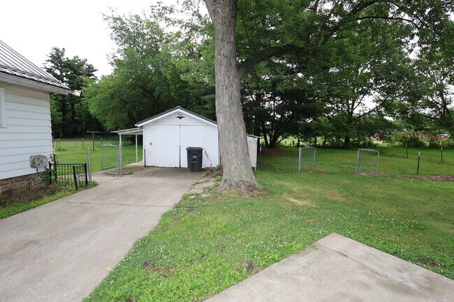 Foto del edificio - 2908 Pleasant Plain Ave
