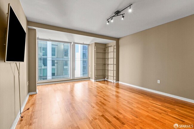 Foto del edificio - 555 4th St