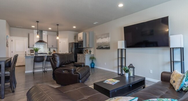 Building Photo - 726 Stonebridge Dr