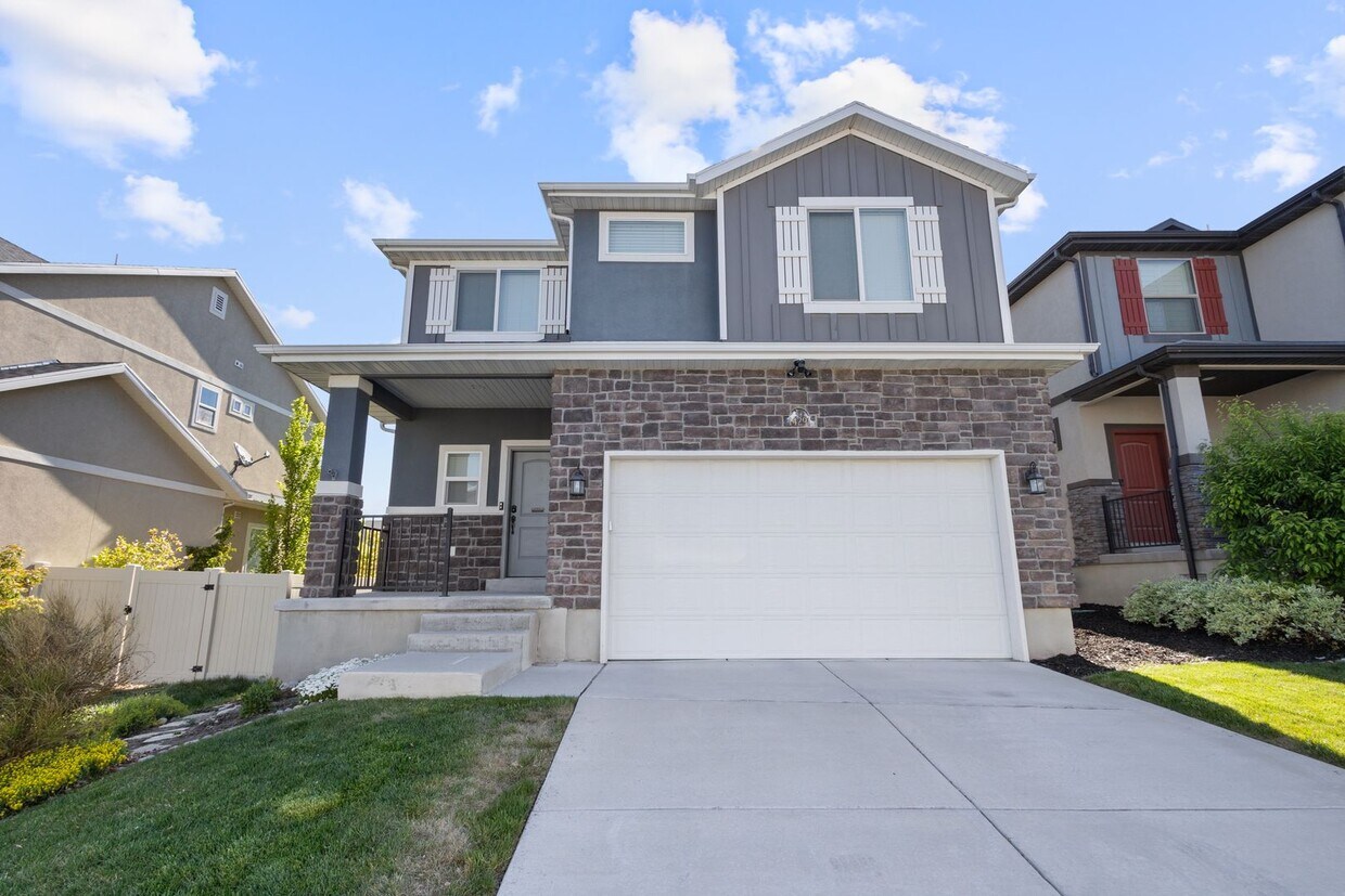 Foto principal - 4 bedroom/4 bathroom Home in Herriman!