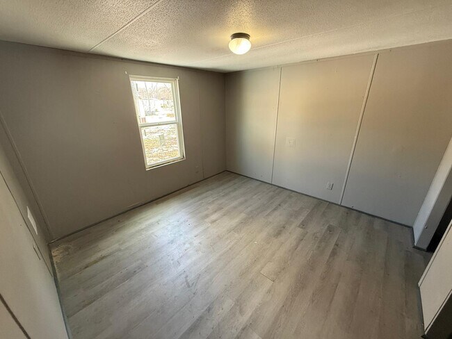 Foto del edificio - 719 Barren Hollow Rd