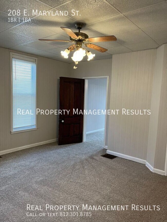 Foto del edificio - 208 E Maryland St