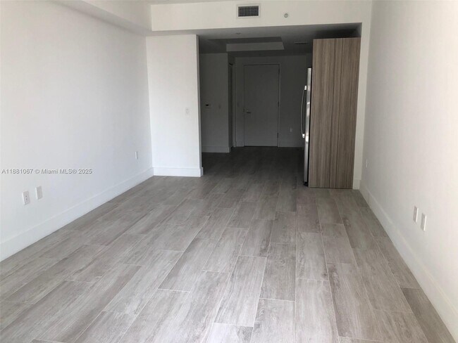 Foto del edificio - 121 NE 34th St