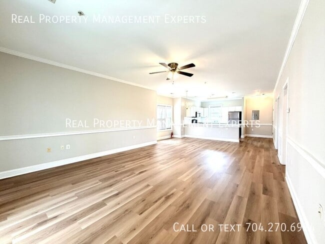 Foto del edificio - 8969 Meadow Vista Rd