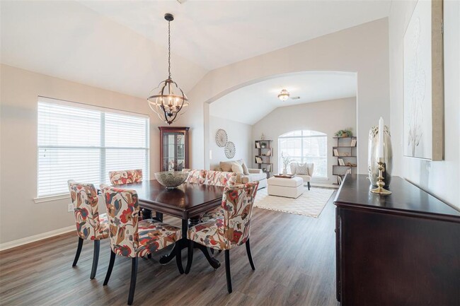 Building Photo - 25130 Diamond Ranch Dr