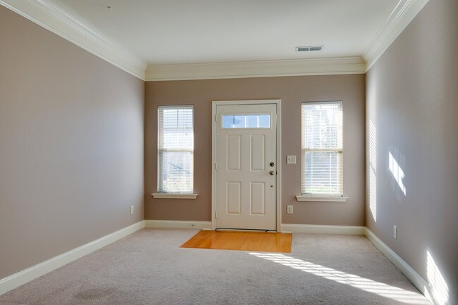 Building Photo - 735 Tulip Grove Rd