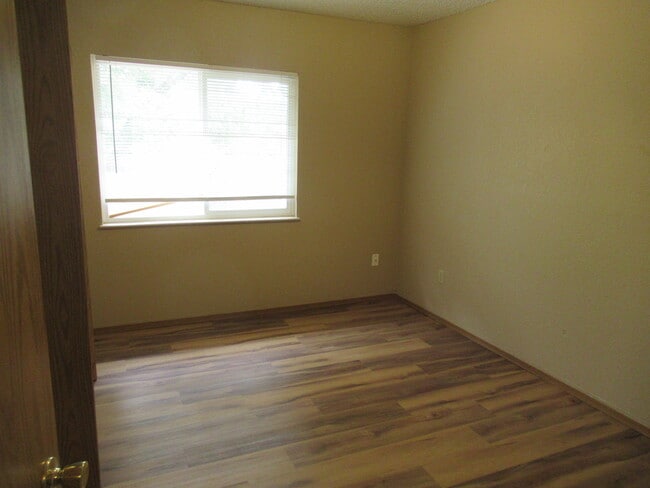 Building Photo - 1835 Landis Ct