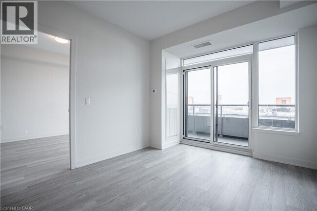 Building Photo - 212 King William St