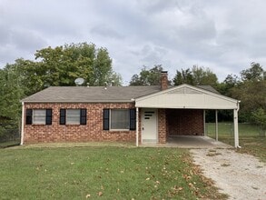Building Photo - 2032 Old Uniontown Rd