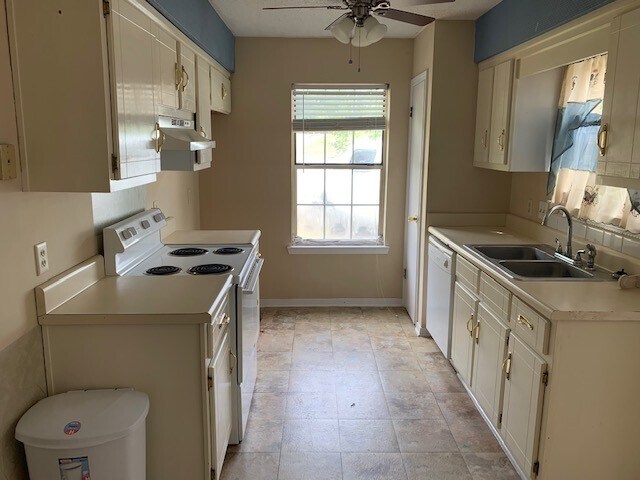 Foto del edificio - Available Home, 3 bed. 2 bath