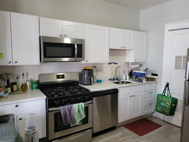 Foto del edificio - 3572 W Cortland St