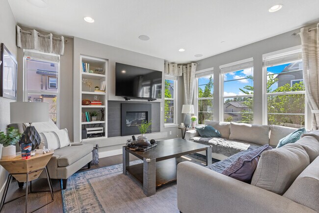 Building Photo - 8945 Yates Dr
