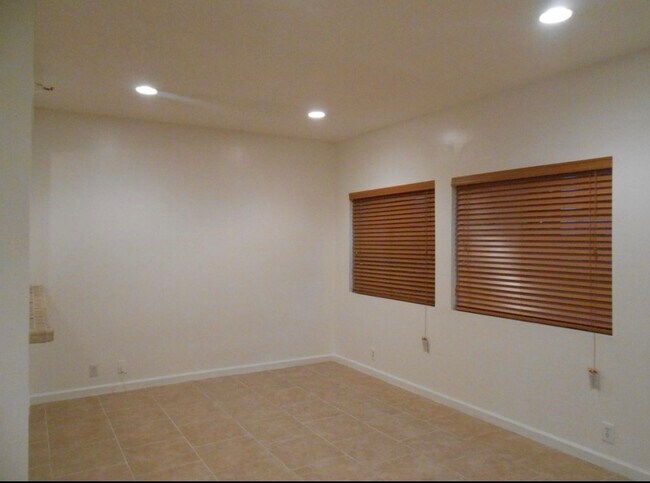 Foto del edificio - 730 W 4th St