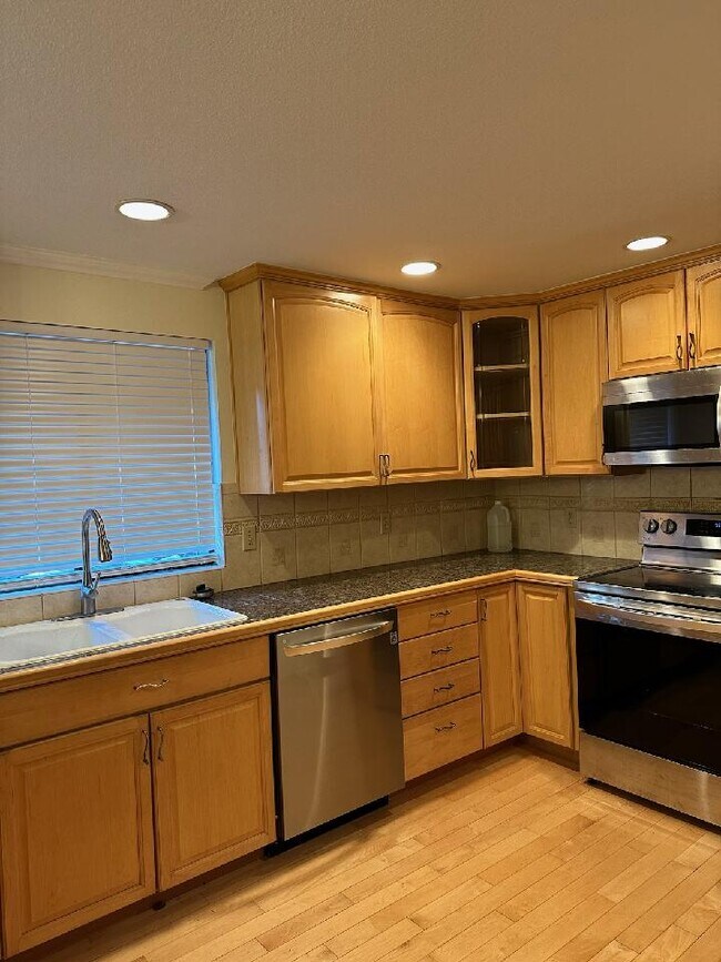 Kitchen - 2813 York Rd