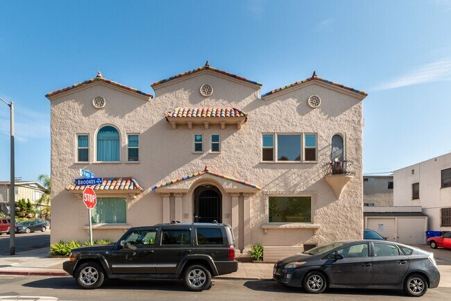 Foto del edificio - 101-107 W. Brookes Ave