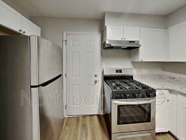 Building Photo - 1560 Woodland Cir SE