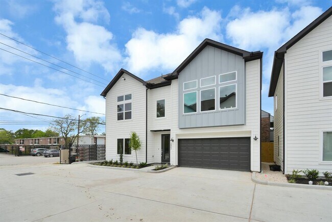 Foto del edificio - 2903 Sherwood Grn Ln