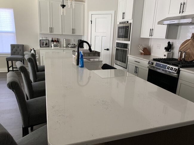 Building Photo - 2325 Hazel Wy