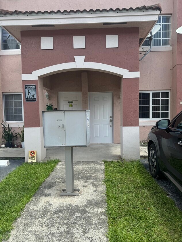 Primary Photo - 12035 SW 14th St