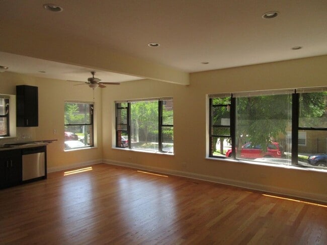 Foto del edificio - 1348 W Howard St