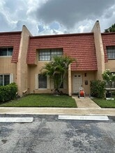 Building Photo - 32 Spinning Wheel Ln