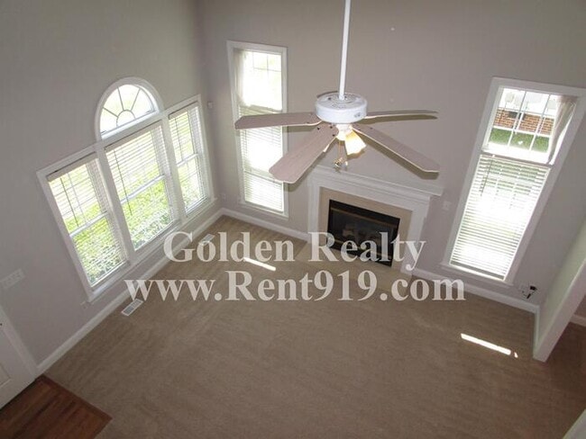 Building Photo - Move-in ready home in North Raleigh!