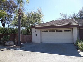 Building Photo - 1801 Esquire Glen