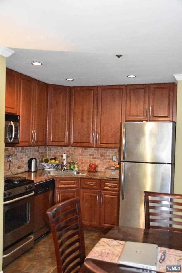 Foto del edificio - 1401 Faulkner Ct