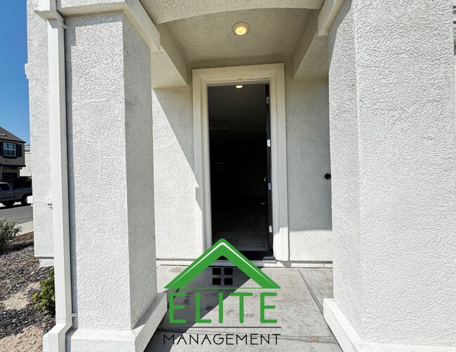 Building Photo - A Modern and Meticulously Designed Condo