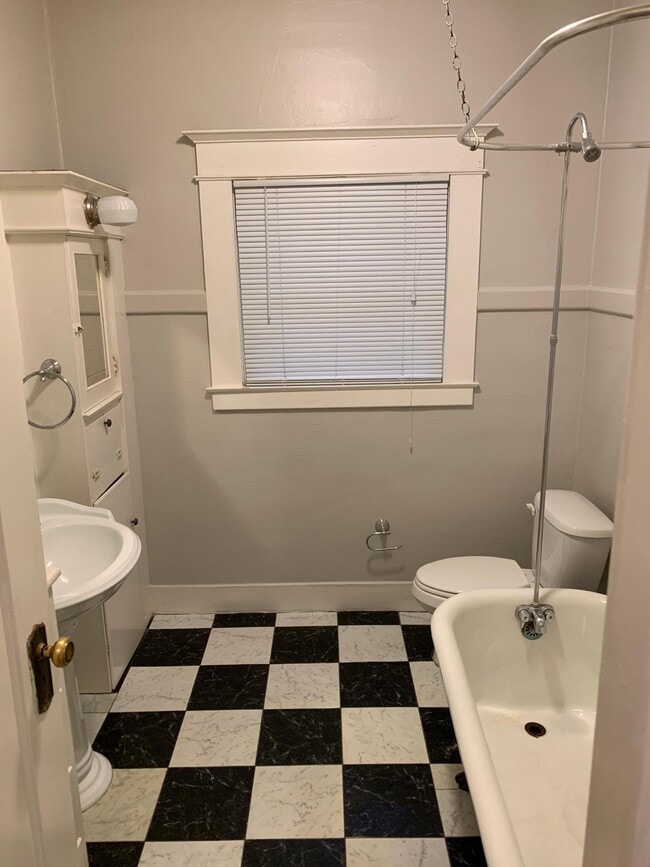 Building Photo - 1706 16th St