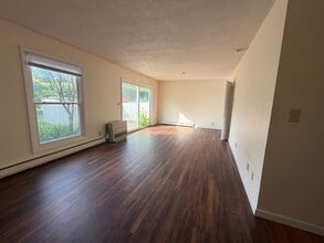 Building Photo - 335 Ledgewood Cir