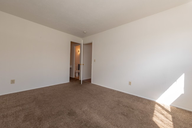 Building Photo - Rosewood Park Apartments