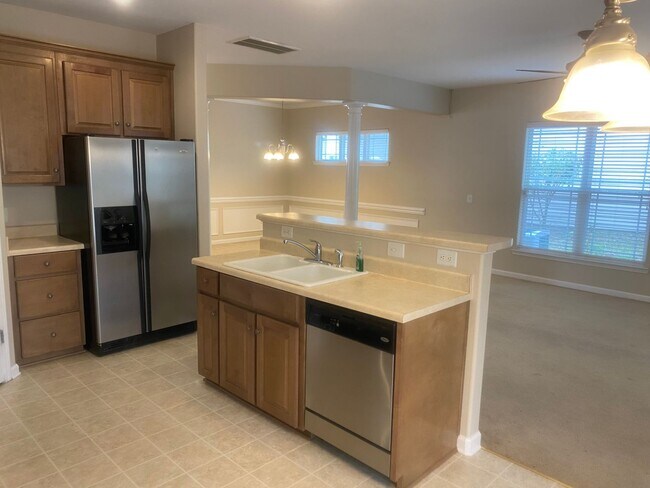 Foto del edificio - In the Heart of The Hill