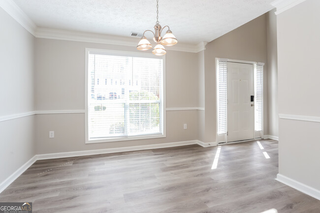 Building Photo - 792 Sinclair Way