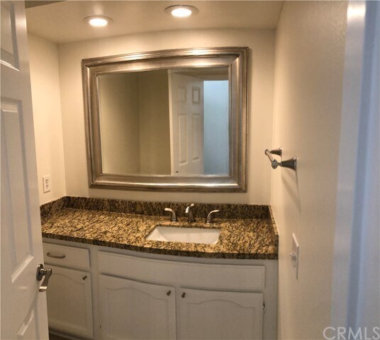 Building Photo - 24283 Airporter Way