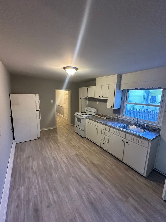 Building Photo - 64 McElwain Ave