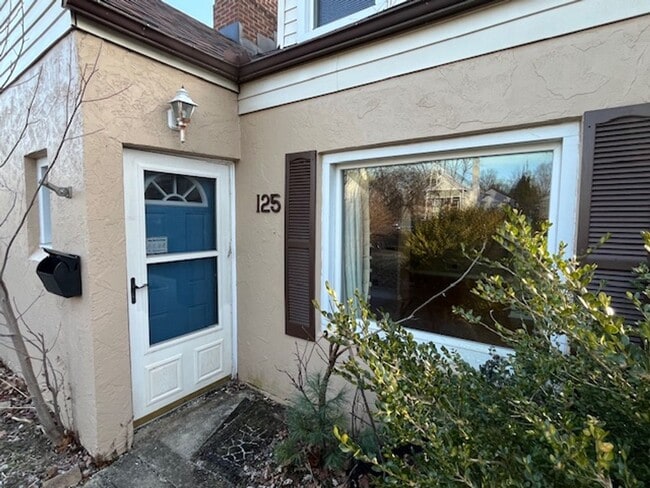 Building Photo - 125-131-131 Chase Rd