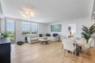 Building Photo - 9511 Collins Ave