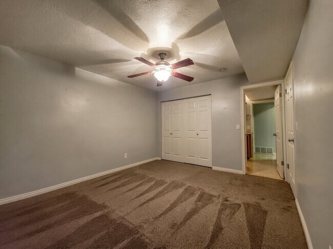 Foto del edificio - 5614 Meadow Ln