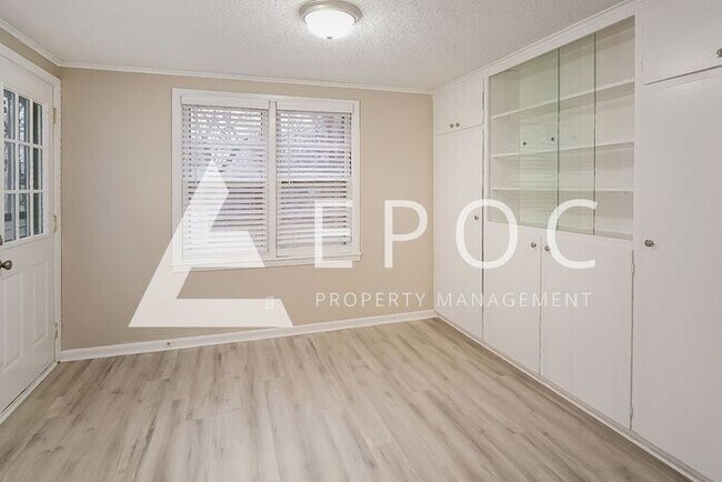 Building Photo - Charming Tulsa 3 Bedroom, 1 Bathroom- Avai...