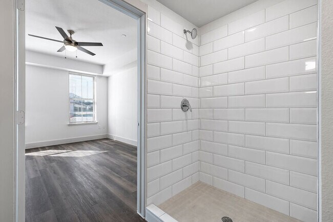 Foto del edificio - Elegant 2BR Space: Stylish Living in Austi...
