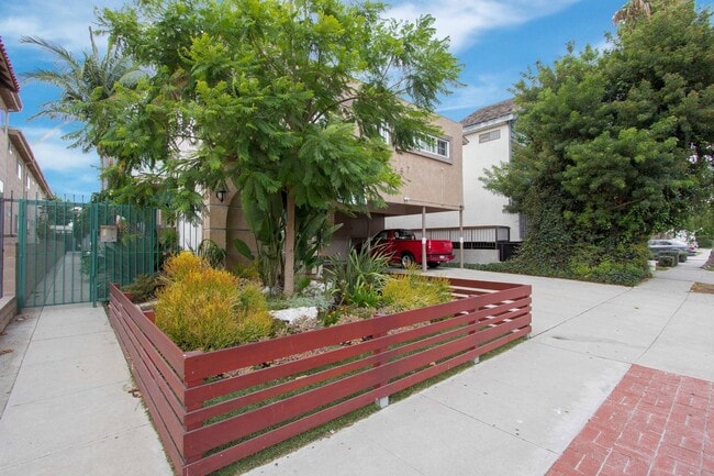 Foto del edificio - 12737 Pacific Ave