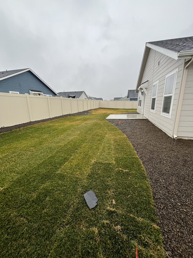 Building Photo - 304 Avalena Ave