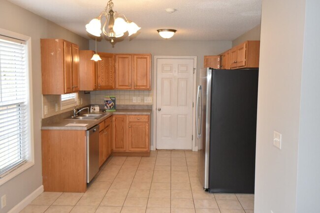 Building Photo - 176 Smithwood Dr