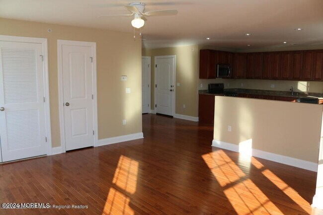 Foto del edificio - 256 Mantoloking Rd