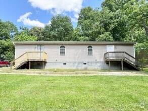 Building Photo - 1819 Boulevard St
